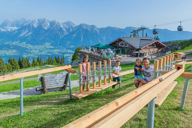 Die Holzkugelbahn im Hopsiland auf der Planai | © René Eduard Perhab