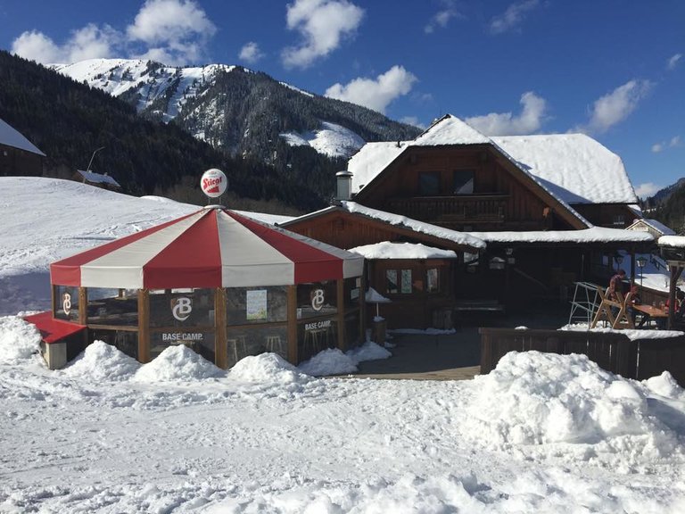 Après Ski in der Schirmbar | © Base Camp